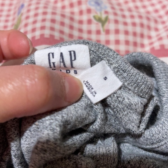 Gap romper, gray , size S 6-7 - Picture 3 of 6
